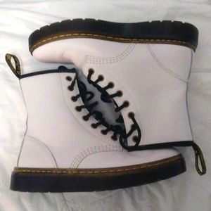Women's boots